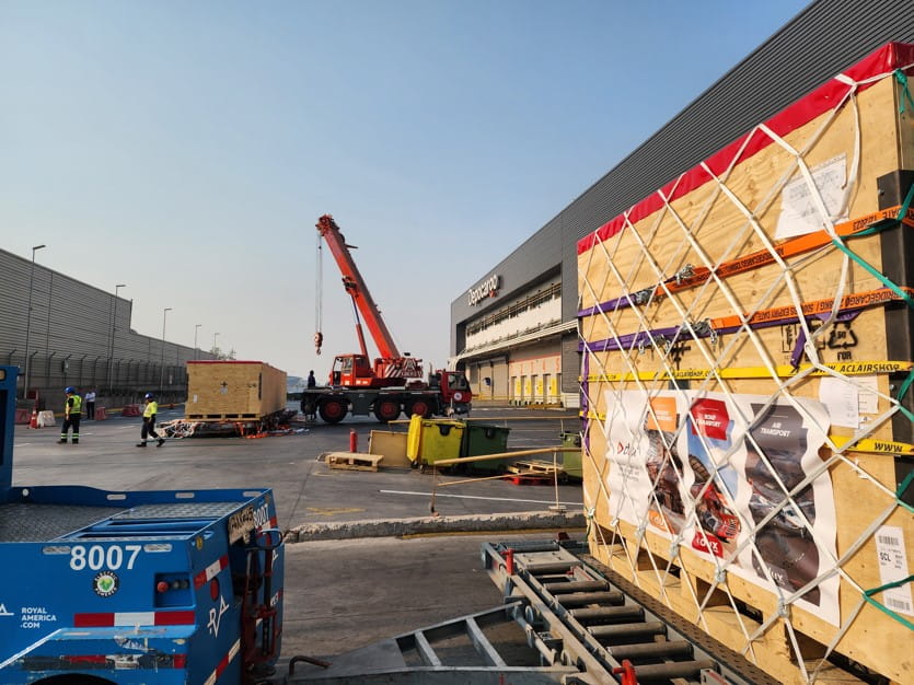 Centro de distribuição da Dux Logistics mostrando o processo de como exportar do Brasil para os EUA por meio da logística da empresa.