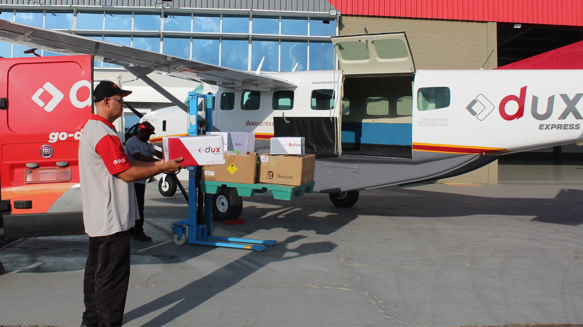 Envio internacional de peças aeronáuticas